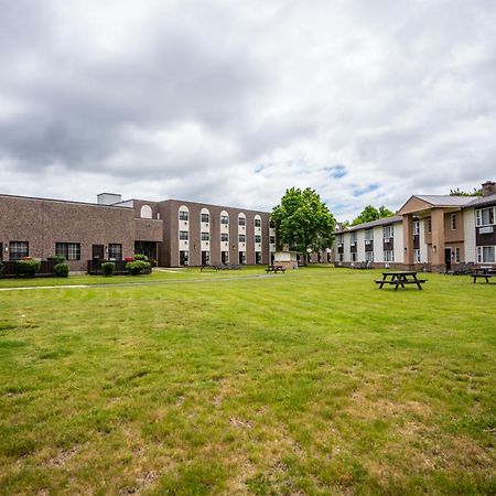 Glengarry Extended Stays Truro Exterior foto